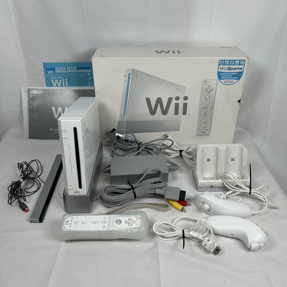 Nintendo Wii Console RVL-001 with Box Sensor Bar Controllers Nyko Charge Station
